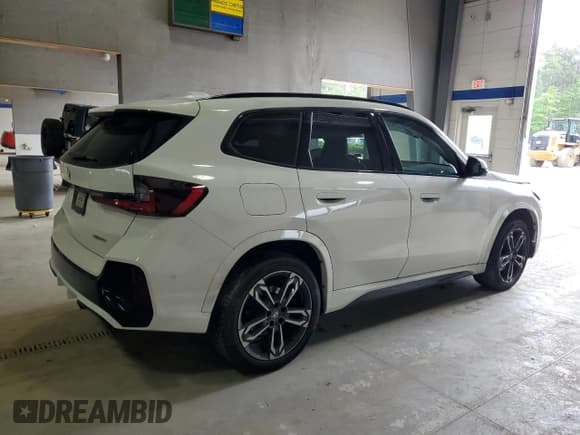 ✅ 2023 BMW X1 xDrive28i • VIN: WBX73EF08P5W71135 • Lot: 56656625. Listed on Copart with 21,481 mi. Free auction sales archive from the USA and detailed vehicle history report at DreamBid. Image 3.