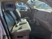 ✅ 2004 Dodge 2500 ST • VIN: 3D7KA28C84G135072 • Lot: 87246645. Wystawiony na Copart z przebiegiem 331 212 mil. Bezpłatny archiwum sprzedaży aukcyjnych z USA i szczegółowy raport historii pojazdu na DreamBid. Zdjęcie 7.