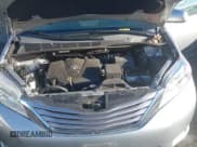 ✅ 2017 Toyota Sienna XLE • VIN: 5TDYZ3DC3HS861664 • Lot: 43726945. Wystawiony na IAAI z przebiegiem 106 855 mil. Bezpłatny archiwum sprzedaży aukcyjnych z USA i szczegółowy raport historii pojazdu na DreamBid. Zdjęcie 10.