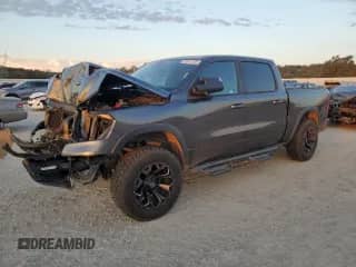 2019 Ram 1500 Rebel z VIN 1C6SRFLT6KN672164, wystawiony jako Copart lot #70311105 z przebiegiem 120 085 mil mil oraz Szkoda całkowita • Salvage title. Historia ofert i sprzedaży dostępna na DreamBid. Obrazek 1.