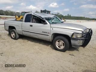 ✅ 2000 Dodge 1500 • VIN: 3B7HC13Z1YG138356 • Лот: 68306524. Опубликован ранее на Copart с пробегом 171 481 миль. Бесплатный доступ к архиву аукционных продаж из США и подробный отчёт об истории автомобиля на DreamBid. Изображение 4.