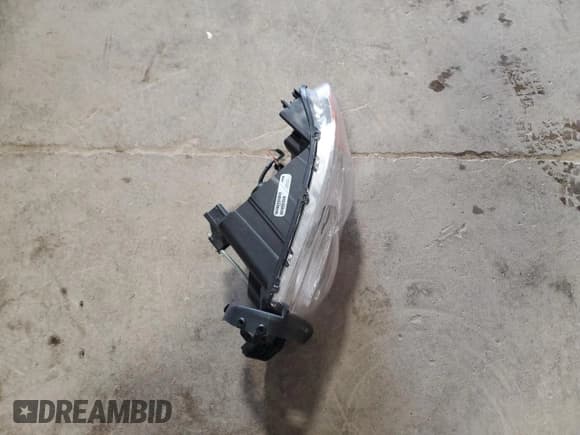 ✅ 2004 Dodge 2500 ST • VIN: 3D7KA28D64G281057 • Lot: 67813615. Wystawiony na Copart z przebiegiem 162 193 mil. Bezpłatny archiwum sprzedaży aukcyjnych z USA i szczegółowy raport historii pojazdu na DreamBid. Zdjęcie 12.