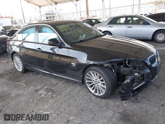 ✅ 2011 BMW 3 Series 335i xDrive • VIN: WBAPL5G59BNN22777 • Lot: 42109275. Listed on IAAI with 126,747 mi. Free auction sales archive from the USA and detailed vehicle history report at DreamBid. Image 1.