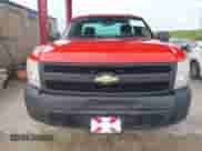 2008 Chevrolet Silverado 1500 Work Truck z VIN 1GCEC14XX8Z192206, wystawiony jako IAAI lot #43172347 z przebiegiem 202 186 mil mil oraz . Historia ofert i sprzedaży dostępna na DreamBid. Obrazek 12.