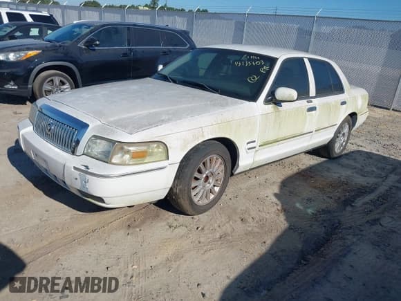 ✅ 2010 Mercury Grand Marquis LS • VIN: 2MEBM7FV9AX615320 • Lot: 43135603. Wystawiony na IAAI z przebiegiem 106 447 mil. Bezpłatny archiwum sprzedaży aukcyjnych z USA i szczegółowy raport historii pojazdu na DreamBid. Zdjęcie 2.