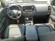 2020 Chevrolet Colorado 2WD Z71 z VIN 1GCGSDEN3L1226598, wystawiony jako Copart lot #57973175 z przebiegiem 68 351 mil mil oraz Szkoda całkowita • Salvage title. Historia ofert i sprzedaży dostępna na DreamBid. Obrazek 8.