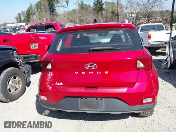 ✅ 2022 Hyundai Venue SEL • VIN: KMHRC8A36NU143228 • Lot: 41661508. Listed on IAAI with 70,335 mi. Free auction sales archive from the USA and detailed vehicle history report at DreamBid. Image 16.