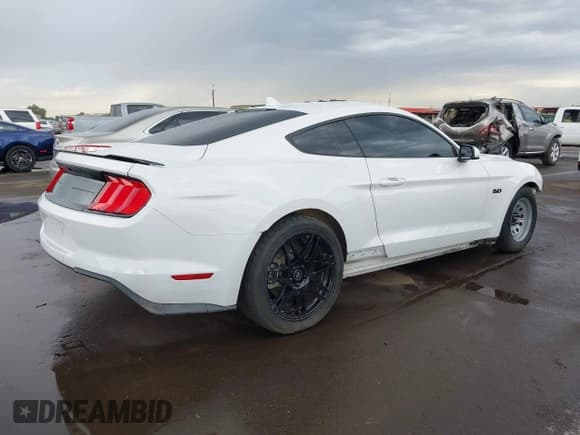 ✅ 2020 Ford Mustang GT • VIN: 1FA6P8CF8L5173461 • Lot: 43496554. Listed on IAAI with 33,679 mi. Free auction sales archive from the USA and detailed vehicle history report at DreamBid. Image 4.