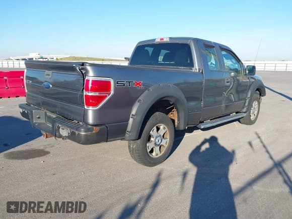 ✅ 2010 Ford F-150 XL • VIN: 1FTEX1EW7AFD37574 • Лот: 43583948. Опубликован ранее на IAAI с пробегом 134 682 миль. Бесплатный доступ к архиву аукционных продаж из США и подробный отчёт об истории автомобиля на DreamBid. Изображение 4.