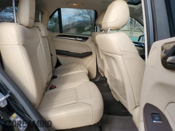 ✅ 2017 Mercedes-Benz GLE 350 • VIN: 4JGDA5HB4HA821508 • Lot: 42847235. Wystawiony na Copart z przebiegiem 67 869 mil. Bezpłatny archiwum sprzedaży aukcyjnych z USA i szczegółowy raport historii pojazdu na DreamBid. Zdjęcie 11.