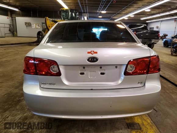 ✅ 2007 Kia Optima LX • VIN: KNAGE123475109066 • Lot: 41294354. Wystawiony na Copart z przebiegiem 134 888 mil. Bezpłatny archiwum sprzedaży aukcyjnych z USA i szczegółowy raport historii pojazdu na DreamBid. Zdjęcie 6.