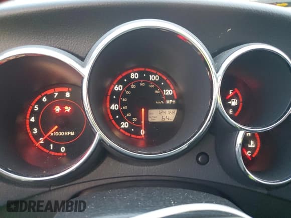 ✅ 2005 Toyota Matrix XR • VIN: 2T1LR30E05C390613 • Lot: 91686875. Listed on Copart with 124,168 mi. Free auction sales archive from the USA and detailed vehicle history report at DreamBid. Image 9.