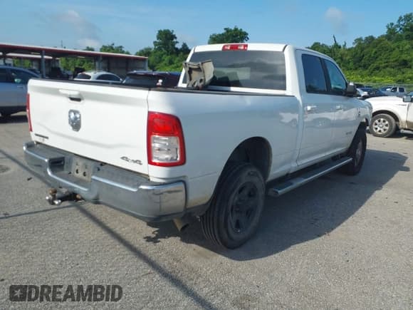 ✅ 2021 Ram 2500 Big Horn • VIN: 3C6UR5DL4MG653125 • Лот: 42434775. Опубликован ранее на IAAI с пробегом 151 530 миль. Бесплатный доступ к архиву аукционных продаж из США и подробный отчёт об истории автомобиля на DreamBid. Изображение 4.