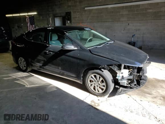 2018 Hyundai Elantra SE z VIN 5NPD74LFXJH368503, wystawiony jako Copart lot #82772435 z przebiegiem 62 678 mil mil oraz Szkoda całkowita • Salvage title. Historia ofert i sprzedaży dostępna na DreamBid. Obrazek 4.