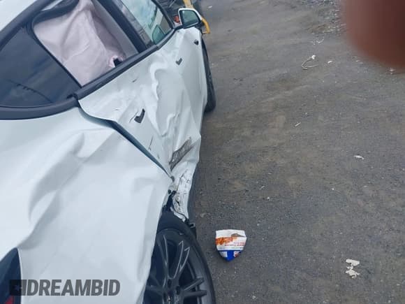 ✅ 2025 Tesla Model Y Long Range • VIN: 7SAYGDEDXSA361547 • Lot: 43042941. Listed on IAAI with 5,862 mi. Free auction sales archive from the USA and detailed vehicle history report at DreamBid. Image 6.