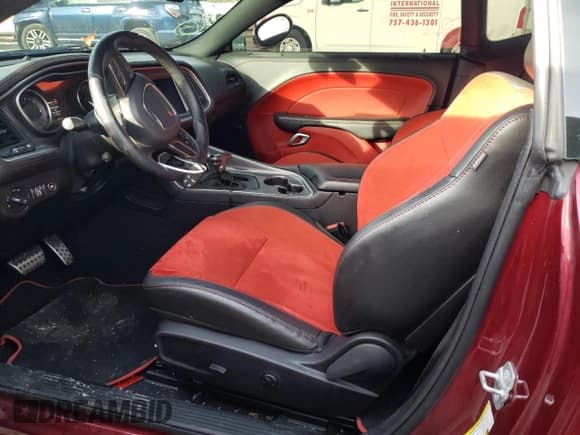 ✅ 2021 Dodge Challenger R/T Scat Pack • VIN: 2C3CDZFJXMH530794 • Lot: 69118882. Wystawiony na Copart z przebiegiem 14 938 mil. Bezpłatny archiwum sprzedaży aukcyjnych z USA i szczegółowy raport historii pojazdu na DreamBid. Zdjęcie 7.