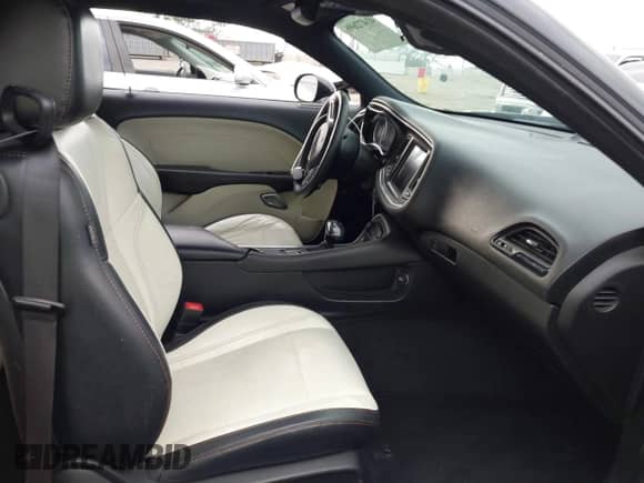 2015 Dodge Challenger R/T Plus with VIN 2C3CDZBT6FH924089, listed as a IAAI auction lot 41472696 with 87,089 mi miles and . Bid and sale history available at DreamBid. Image 5.