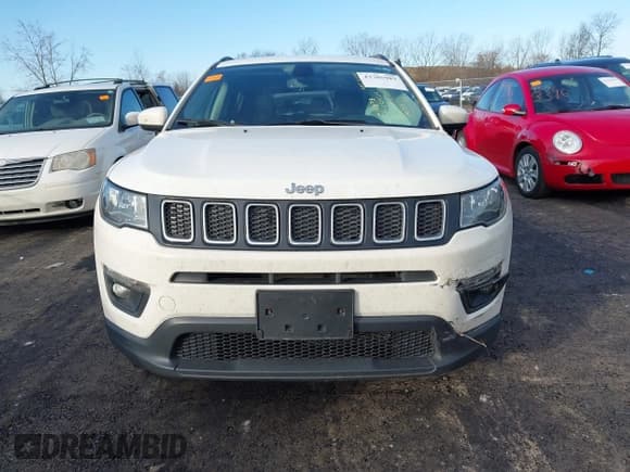✅ 2019 Jeep Compass Altitude • VIN: 3C4NJDBB5KT641482 • Lot: 43705983. Listed on IAAI with 140,929 mi. Free auction sales archive from the USA and detailed vehicle history report at DreamBid. Image 13.