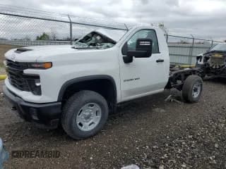 ✅ 2024 Chevrolet Silverado 2500HD • VIN: 1GB3YLE75RF248014 • Lot: 87429984. Wystawiony na Copart z przebiegiem Nie podano. Bezpłatny archiwum sprzedaży aukcyjnych z USA i szczegółowy raport historii pojazdu na DreamBid. Zdjęcie 1.