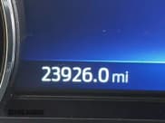 ✅ 2024 Ford Explorer XLT • VIN: 1FMSK7DH8RGA76786 • Lot: 42203743. Wystawiony na IAAI z przebiegiem 23 926 mil. Bezpłatny archiwum sprzedaży aukcyjnych z USA i szczegółowy raport historii pojazdu na DreamBid. Zdjęcie 16.