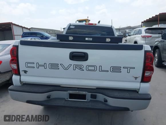 ✅ 2006 Chevrolet Silverado 2500HD LT2 • VIN: 1GCHK29U16E207166 • Lot: 42068401. Listed on IAAI with 105,646 mi. Free auction sales archive from the USA and detailed vehicle history report at DreamBid. Image 17.