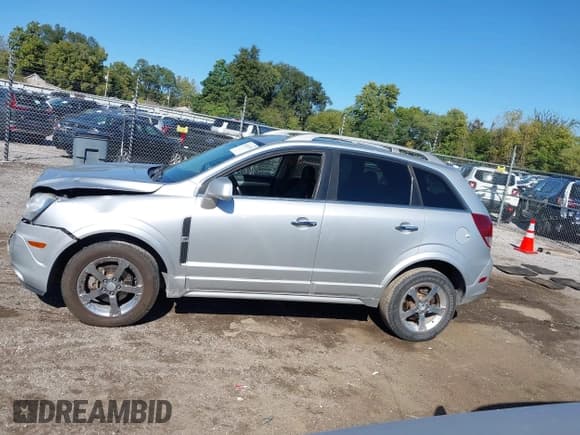 ✅ 2012 Chevrolet Captiva Sport LT • VIN: 3GNAL3E56CS655821 • Lot: 43392375. Wystawiony na IAAI z przebiegiem 163 048 mil. Bezpłatny archiwum sprzedaży aukcyjnych z USA i szczegółowy raport historii pojazdu na DreamBid. Zdjęcie 15.