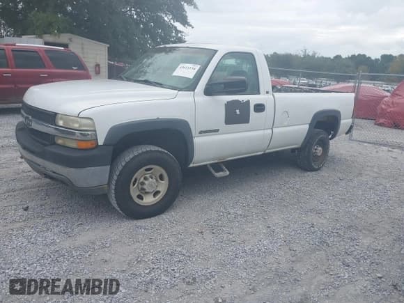 ✅ 2002 Chevrolet Silverado 2500HD • VIN: 1GCHC24U92E140704 • Lot: 43611134. Wystawiony na IAAI z przebiegiem Nie podano. Bezpłatny archiwum sprzedaży aukcyjnych z USA i szczegółowy raport historii pojazdu na DreamBid. Zdjęcie 2.