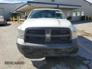 ✅ 2018 Ram 1500 Tradesman • VIN: 1C6RR6FTXJS133279 • Lot: 81083455. Wystawiony na Copart z przebiegiem 58 559 mil. Bezpłatny archiwum sprzedaży aukcyjnych z USA i szczegółowy raport historii pojazdu na DreamBid. Zdjęcie 5.
