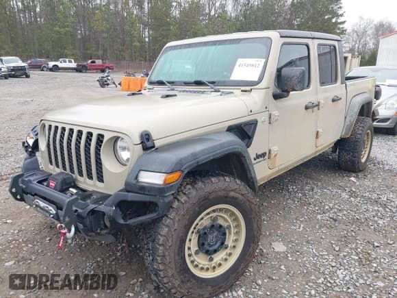 ✅ 2020 Jeep Gladiator Sport S • VIN: 1C6HJTAG2LL184767 • Лот: 41549812. Опубликован ранее на IAAI с пробегом 79 728 миль. Бесплатный доступ к архиву аукционных продаж из США и подробный отчёт об истории автомобиля на DreamBid. Изображение 2.