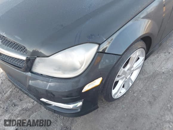 ✅ 2013 Mercedes-Benz C 250 • VIN: WDDGJ4HB7DG014960 • Lot: 41782657. Wystawiony na IAAI z przebiegiem 115 352 mil. Bezpłatny archiwum sprzedaży aukcyjnych z USA i szczegółowy raport historii pojazdu na DreamBid. Zdjęcie 6.