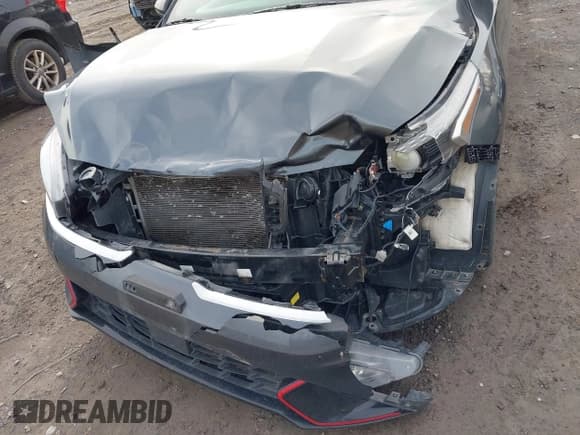 ✅ 2023 Kia Forte GT-Line • VIN: 3KPF54AD8PE641287 • Lot: 43637516. Wystawiony na IAAI z przebiegiem 79 484 mil. Bezpłatny archiwum sprzedaży aukcyjnych z USA i szczegółowy raport historii pojazdu na DreamBid. Zdjęcie 17.