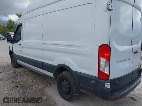 ✅ 2018 Ford Transit • VIN: 1FTYR2XM3JKA61961 • Lot: 43261831. Wystawiony na IAAI z przebiegiem 278 043 mil. Bezpłatny archiwum sprzedaży aukcyjnych z USA i szczegółowy raport historii pojazdu na DreamBid. Zdjęcie 3.