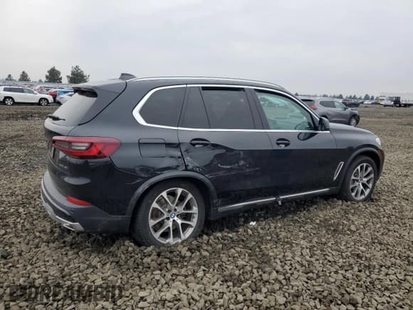 ✅ 2021 BMW X5 xDrive40i • VIN: 5UXCR6C04M9G15820 • Lot: 90668895. Wystawiony na Copart z przebiegiem Nie podano. Bezpłatny archiwum sprzedaży aukcyjnych z USA i szczegółowy raport historii pojazdu na DreamBid. Zdjęcie 3.