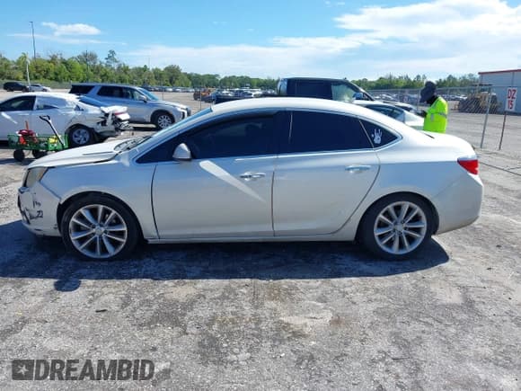 ✅ 2013 Buick Verano • VIN: 1G4PP5SK5D4181631 • Lot: 43543300. Wystawiony na IAAI z przebiegiem 125 636 mil. Bezpłatny archiwum sprzedaży aukcyjnych z USA i szczegółowy raport historii pojazdu na DreamBid. Zdjęcie 14.