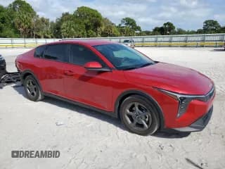 ✅ 2025 Kia K4 LXS • VIN: 3KPFT4DE3SE133585 • Лот: 92463055. Опубликован ранее на Copart с пробегом 1 685 миль. Бесплатный доступ к архиву аукционных продаж из США и подробный отчёт об истории автомобиля на DreamBid. Изображение 4.