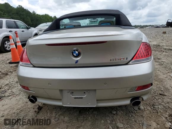 ✅ 2007 BMW 6 Series 650i • VIN: WBAEK13567CN83709 • Lot: 60728115. Wystawiony na Copart z przebiegiem 98 869 mil. Bezpłatny archiwum sprzedaży aukcyjnych z USA i szczegółowy raport historii pojazdu na DreamBid. Zdjęcie 6.