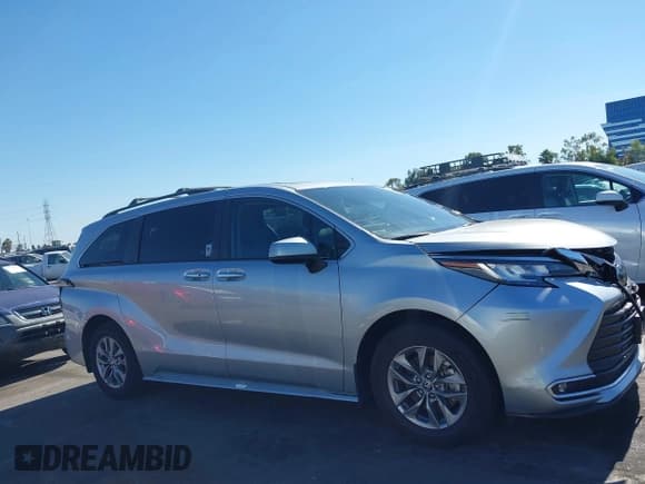 ✅ 2023 Toyota Sienna XLE • VIN: 5TDJRKEC3PS177853 • Лот: 43585599. Опубликован ранее на IAAI с пробегом 73 110 миль. Бесплатный доступ к архиву аукционных продаж из США и подробный отчёт об истории автомобиля на DreamBid. Изображение 13.