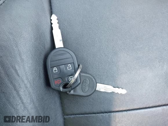 ✅ 2009 Ford Escape Limited • VIN: 1FMCU04739KB48262 • Lot: 42564760. Listed on IAAI with 175,058 mi. Free auction sales archive from the USA and detailed vehicle history report at DreamBid. Image 11.