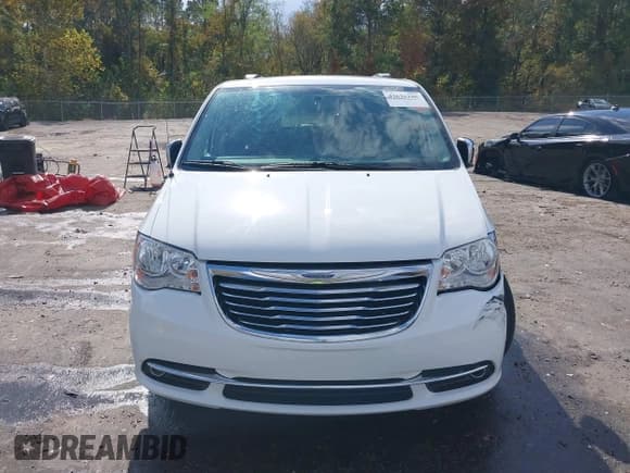 ✅ 2016 Chrysler Town & Country Limited • VIN: 2C4RC1JG3GR208941 • Lot: 43616186. Listed on IAAI with 168,778 mi. Free auction sales archive from the USA and detailed vehicle history report at DreamBid. Image 12.