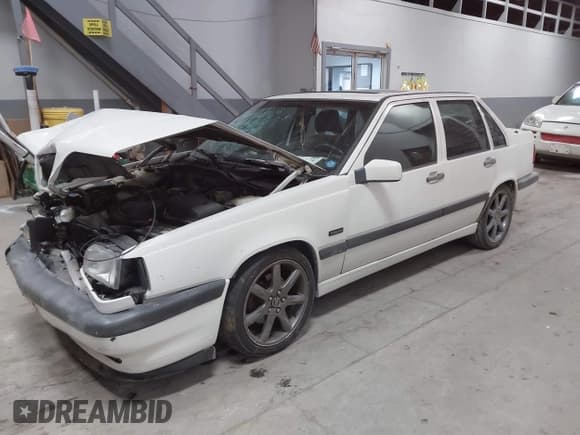 ✅ 1996 Volvo 850 • VIN: YV1LS5829T2328580 • Lot: 41434374. Listed on IAAI with 155,361 mi. Free auction sales archive from the USA and detailed vehicle history report at DreamBid. Image 2.