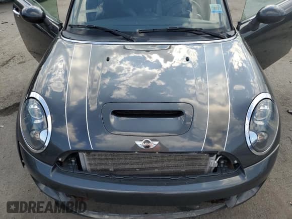 ✅ 2015 MINI Convertible S • VIN: WMWZP3C52FT708959 • Лот: 67742345. Опубликован ранее на Copart с пробегом 107 404 миль. Бесплатный доступ к архиву аукционных продаж из США и подробный отчёт об истории автомобиля на DreamBid. Изображение 11.