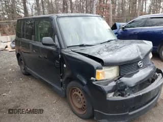 ✅ 2005 Scion xB • VIN: JTLKT324850174573 • Lot: 43652003. Wystawiony na IAAI z przebiegiem 209 988 mil. Bezpłatny archiwum sprzedaży aukcyjnych z USA i szczegółowy raport historii pojazdu na DreamBid. Zdjęcie 1.