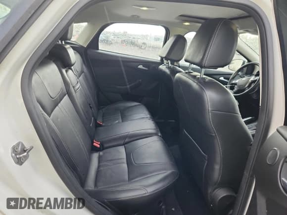 ✅ 2012 Ford Focus Titanium • VIN: 1FAHP3N20CL434793 • Lot: 86642085. Wystawiony na Copart z przebiegiem 99 519 mil. Bezpłatny archiwum sprzedaży aukcyjnych z USA i szczegółowy raport historii pojazdu na DreamBid. Zdjęcie 10.