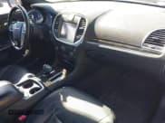 ✅ 2014 Chrysler 300 C • VIN: 2C3CCAKG5EH216650 • Lot: 41731892. Wystawiony na IAAI z przebiegiem 147 996 mil. Bezpłatny archiwum sprzedaży aukcyjnych z USA i szczegółowy raport historii pojazdu na DreamBid. Zdjęcie 5.