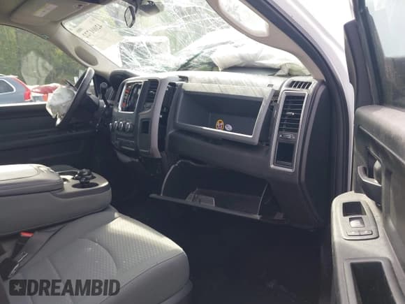 ✅ 2018 Ram 2500 Tradesman • VIN: 3C6UR5CJ3JG300872 • Lot: 42001722. Listed on IAAI with 127,543 mi. Free auction sales archive from the USA and detailed vehicle history report at DreamBid. Image 5.