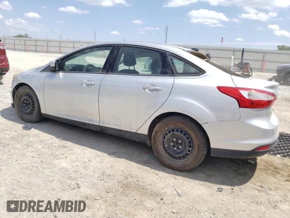 ✅ 2012 Ford Focus SE • VIN: 1FAHP3F26CL201547 • Lot: 51965375. Listed on Copart with 78,326 mi. Free auction sales archive from the USA and detailed vehicle history report at DreamBid. Image 2.