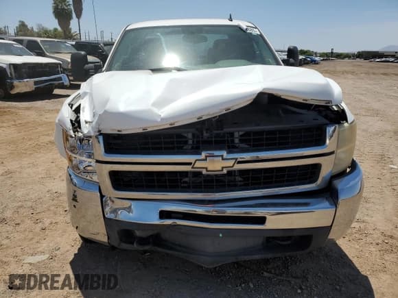 ✅ 2009 Chevrolet Silverado 2500HD Work Truck • VIN: 1GCHC49K59E137859 • Lot: 64069885. Wystawiony na Copart z przebiegiem 223 874 mil. Bezpłatny archiwum sprzedaży aukcyjnych z USA i szczegółowy raport historii pojazdu na DreamBid. Zdjęcie 5.