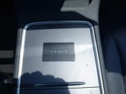 ✅ 2023 Tesla Model 3 • VIN: 5YJ3E1EA5PF491361 • Lot: 42460330. Wystawiony na IAAI z przebiegiem 21 527 mil. Bezpłatny archiwum sprzedaży aukcyjnych z USA i szczegółowy raport historii pojazdu na DreamBid. Zdjęcie 11.