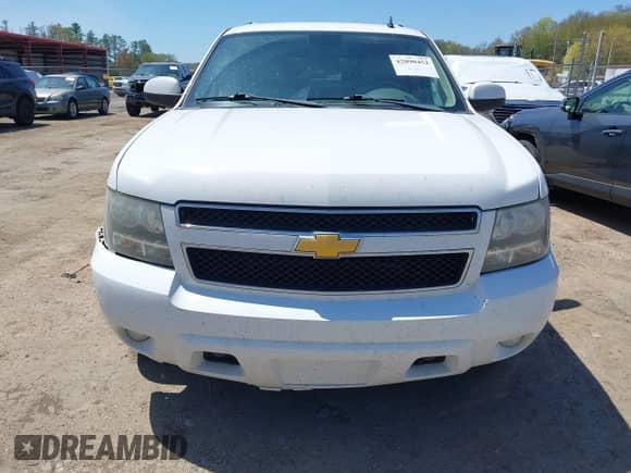 2014 Chevrolet Suburban LT z VIN 1GNSKJE70ER202460, wystawiony jako IAAI lot #42090452 z przebiegiem 181 450 mil mil oraz . Historia ofert i sprzedaży dostępna na DreamBid. Obrazek 6.