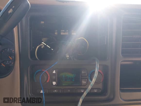 ✅ 2003 Chevrolet Suburban LT • VIN: 1GNFK16Z33R197480 • Лот: 41653292. Опубликован ранее на IAAI с пробегом Не указан. Бесплатный доступ к архиву аукционных продаж из США и подробный отчёт об истории автомобиля на DreamBid. Изображение 13.